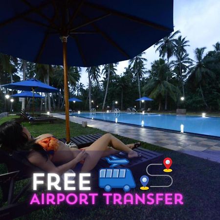 Oreeka - Katunayake Airport Transit Hotels Екстериор снимка