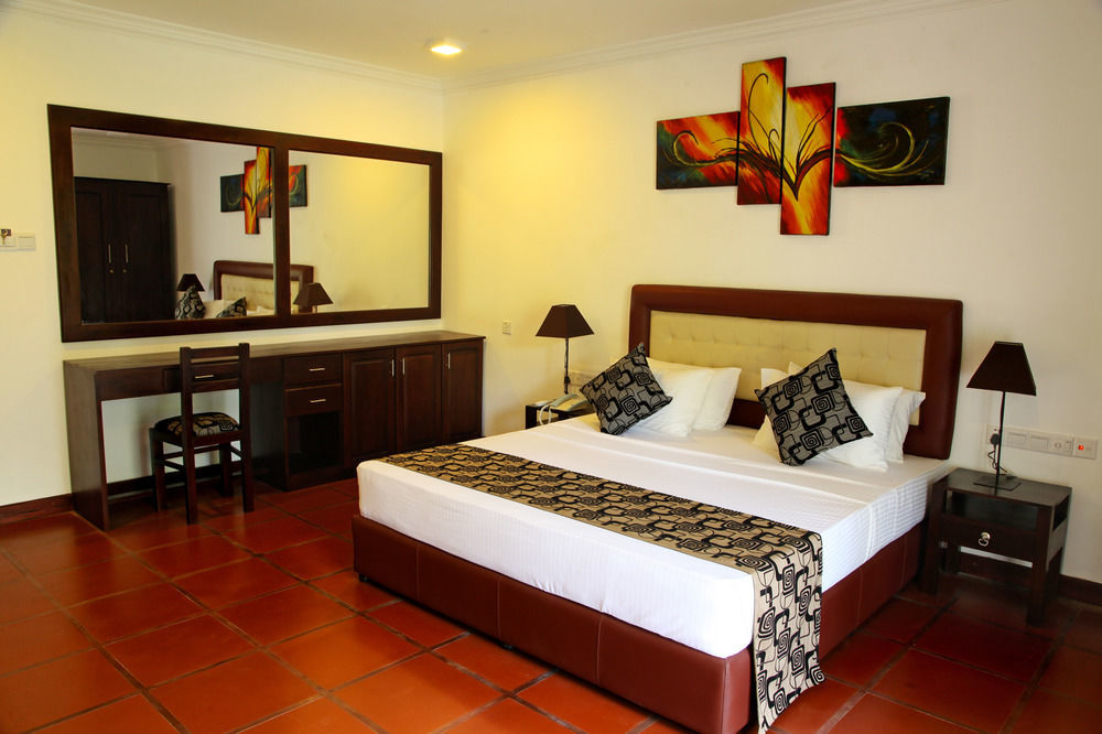Oreeka - Katunayake Airport Transit Hotels Екстериор снимка