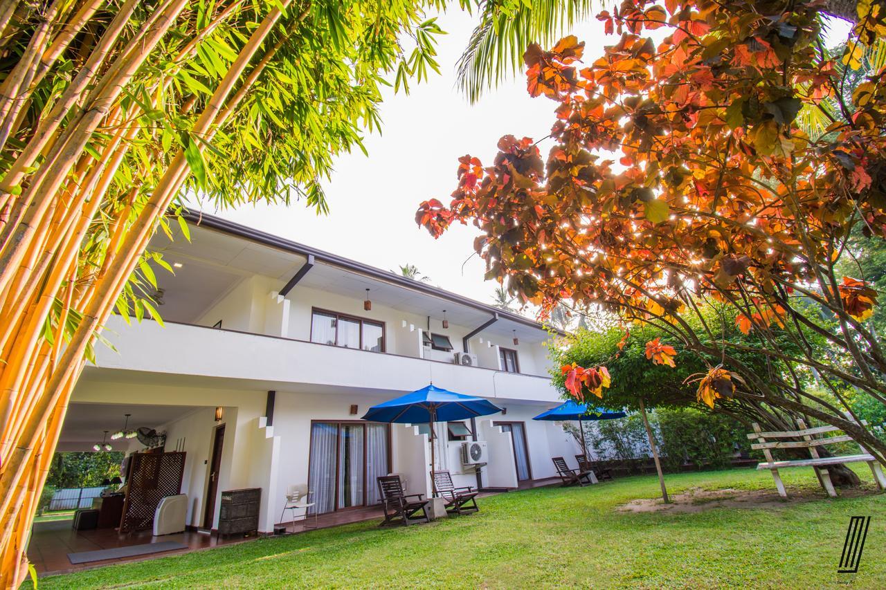 Oreeka - Katunayake Airport Transit Hotels Екстериор снимка